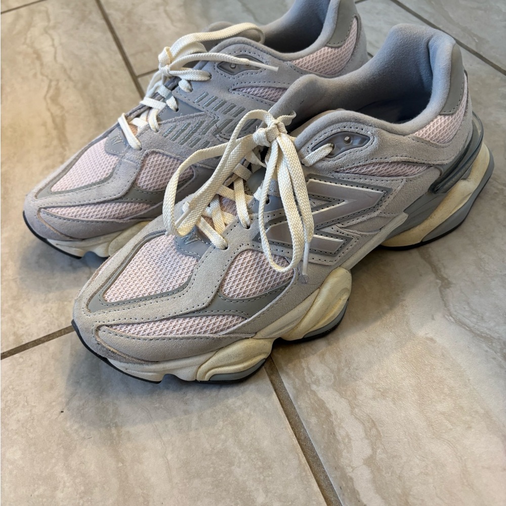New Balance 9060 Sneakers Pink and Cream. Worn once